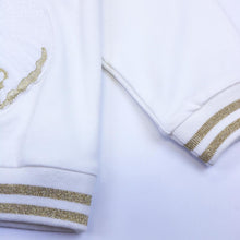 DOE A DEAR- WHITE 3-D SWAN SWEATER